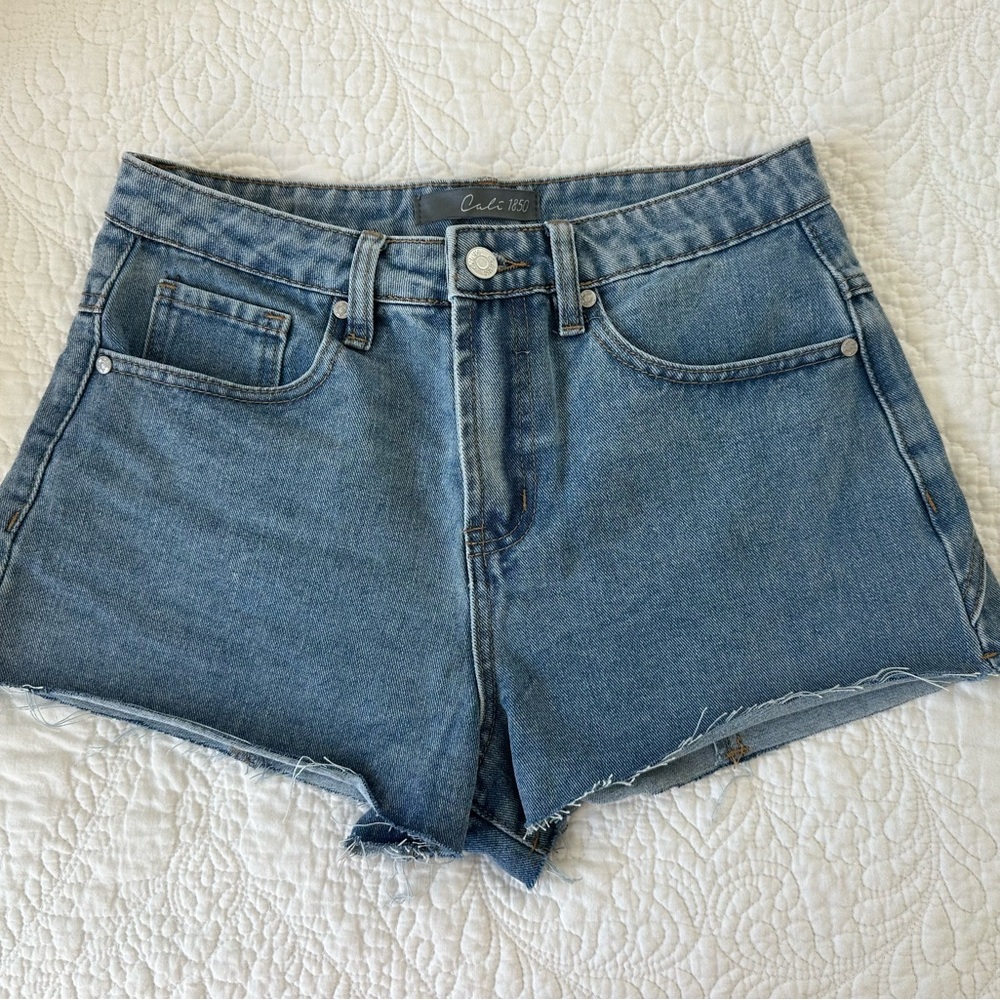 Star Patterned Blue Denim Shorts - Picture 2 of 7